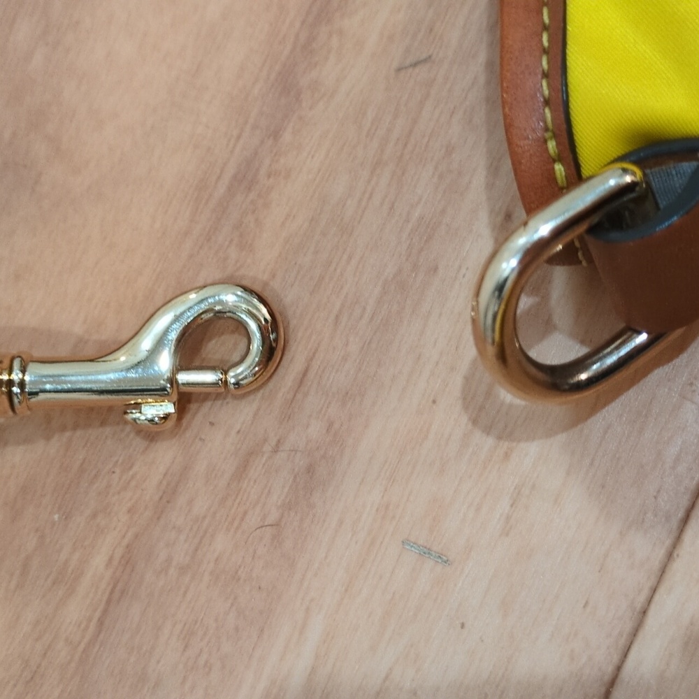 Dooney & Bourke EUC Yellow Nylon Wayfarer Hobo Purse W/ Matching Coin Pouch Bag - Picture 5 of 16